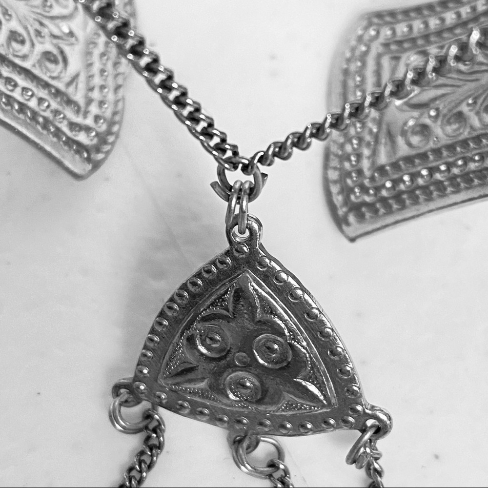 Vintage Silver-tone Chained Bracelet with 3 rings - Picture 10 of 15